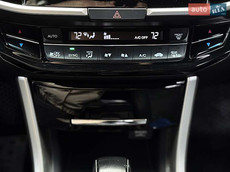 Седан Honda Accord 2015 в Днепре