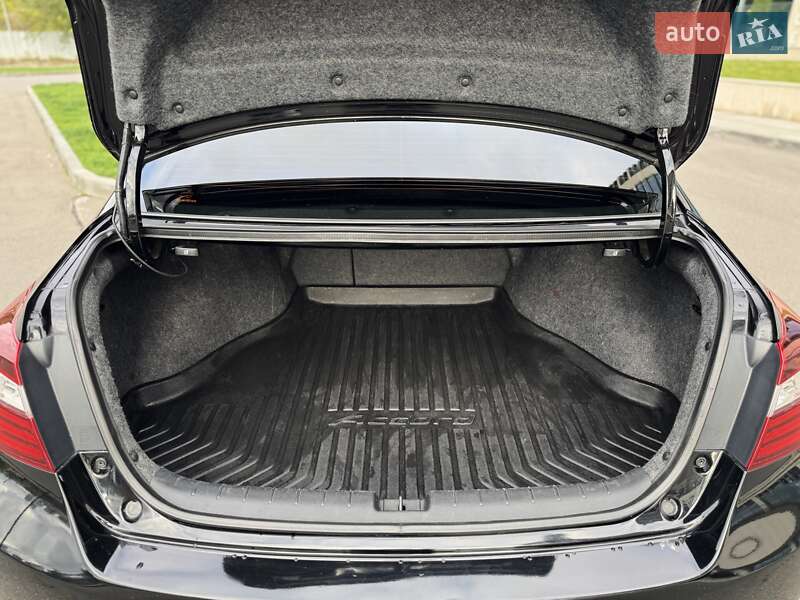 Седан Honda Accord 2015 в Днепре