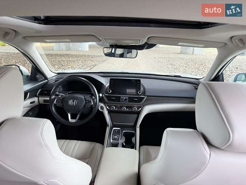 Седан Honda Accord 2018 в Киеве