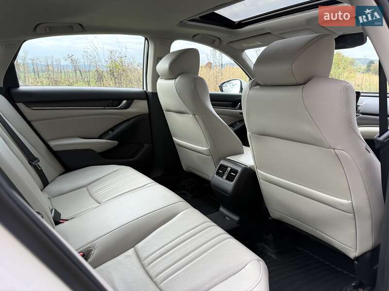 Седан Honda Accord 2018 в Киеве