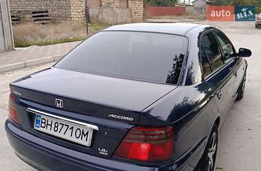Седан Honda Accord 1999 в 