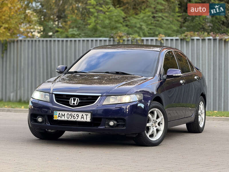 Седан Honda Accord 2004 в 