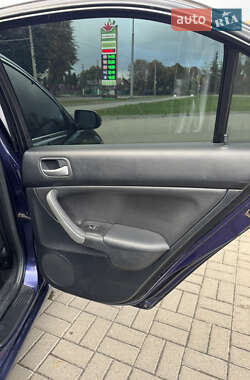 Седан Honda Accord 2004 в 