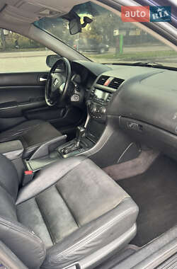 Седан Honda Accord 2004 в 