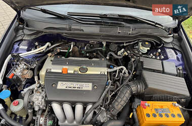 Седан Honda Accord 2004 в 