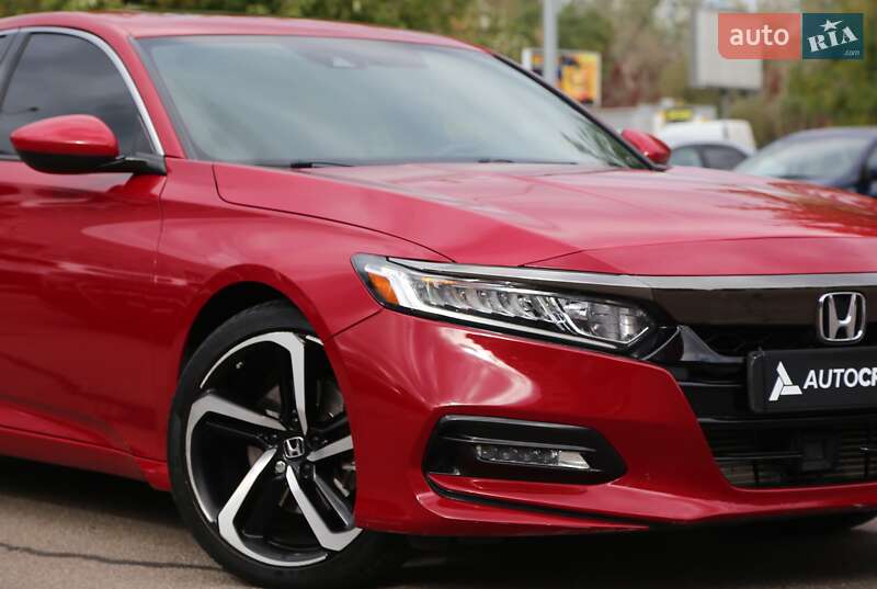Седан Honda Accord 2018 в Киеве