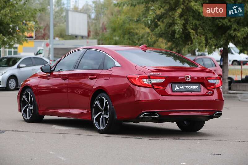 Седан Honda Accord 2018 в Киеве