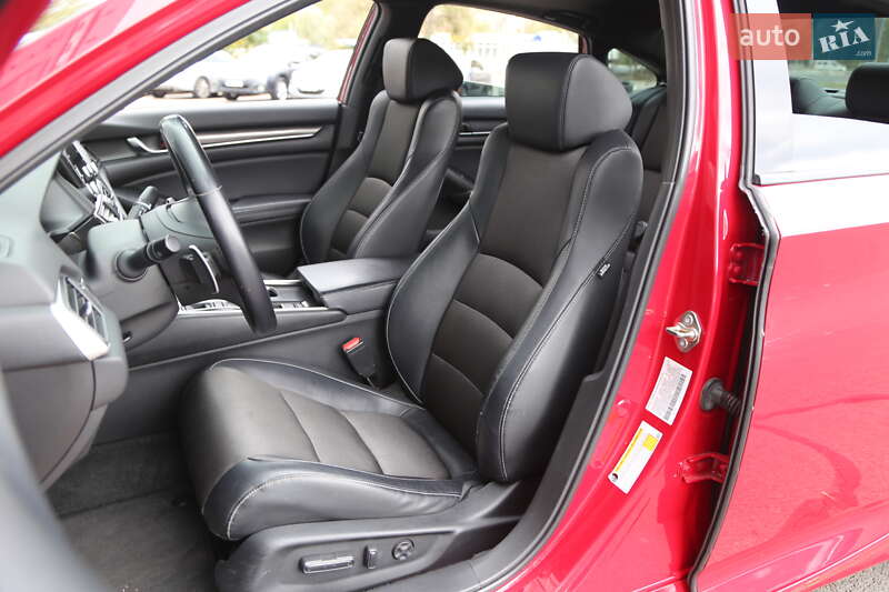 Седан Honda Accord 2018 в Киеве