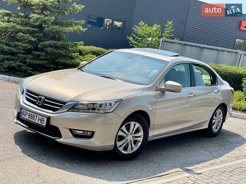 Седан Honda Accord 2013 в 
