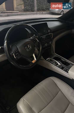 Седан Honda Accord 2018 в 