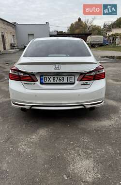 Седан Honda Accord 2015 в 