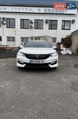 Седан Honda Accord 2015 в Хмельницькому