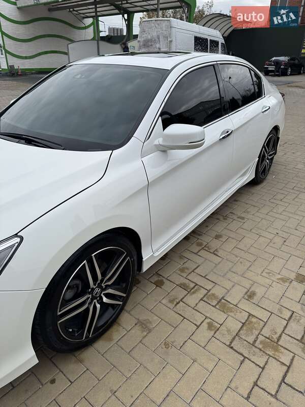 Седан Honda Accord 2015 в Хмельницком