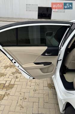 Седан Honda Accord 2015 в 