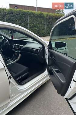 Седан Honda Accord 2013 в 