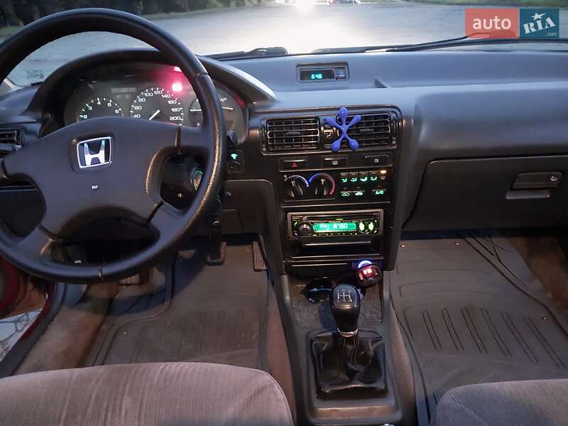 Седан Honda Accord 1993 в Дубні фото 9 Седан Honda Accord 1993 в Дубні
