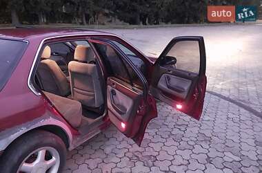 Седан Honda Accord 1993 в 