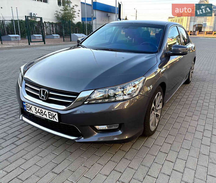 Седан Honda Accord 2013 в Ірпені