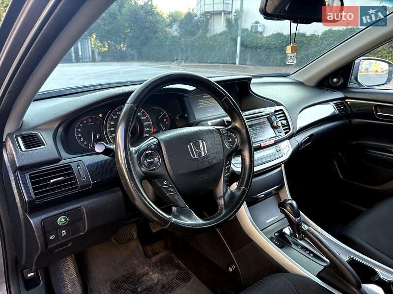 Седан Honda Accord 2013 в Ірпені