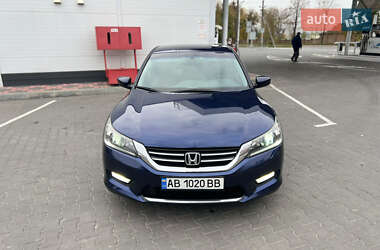 Седан Honda Accord 2013 в  фото 3 Седан Honda Accord 2013 в