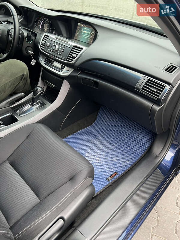 Седан Honda Accord 2013 в Виннице