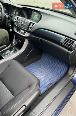 Седан Honda Accord 2013 в  фото 31 Седан Honda Accord 2013 в