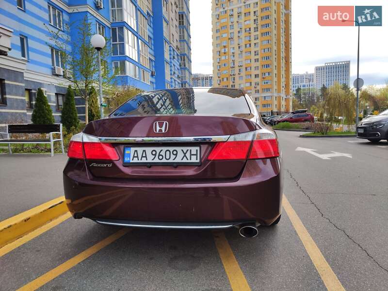 Седан Honda Accord 2014 в Киеве