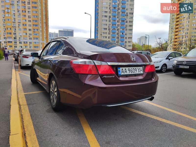 Седан Honda Accord 2014 в Киеве