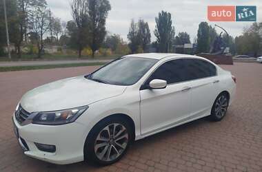 Седан Honda Accord 2015 в 