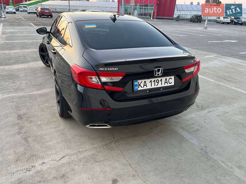 Седан Honda Accord 2018 в Києві