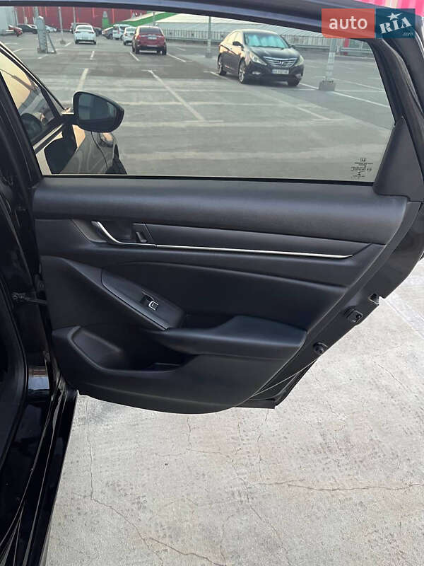 Седан Honda Accord 2018 в Києві