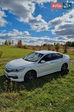 Седан Honda Accord 2015 в Ужгороді