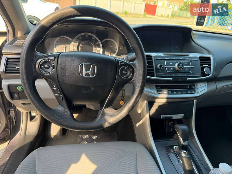 Седан Honda Accord 2015 в Дніпрі