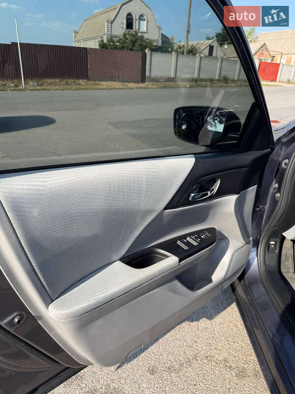 Седан Honda Accord 2015 в Дніпрі