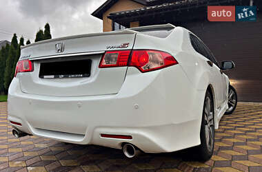 Седан Honda Accord 2012 в 