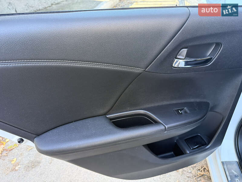 Седан Honda Accord 2013 в Киеве фото 32 Седан Honda Accord 2013 в Киеве