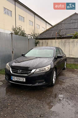 Седан Honda Accord 2013 в  Седан Honda Accord 2013 в