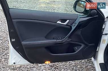 Седан Honda Accord 2011 в  фото 29 Седан Honda Accord 2011 в