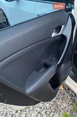 Седан Honda Accord 2011 в  фото 38 Седан Honda Accord 2011 в