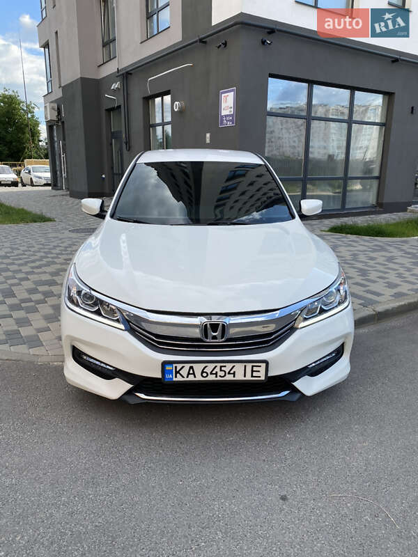Седан Honda Accord 2016 в Киеве
