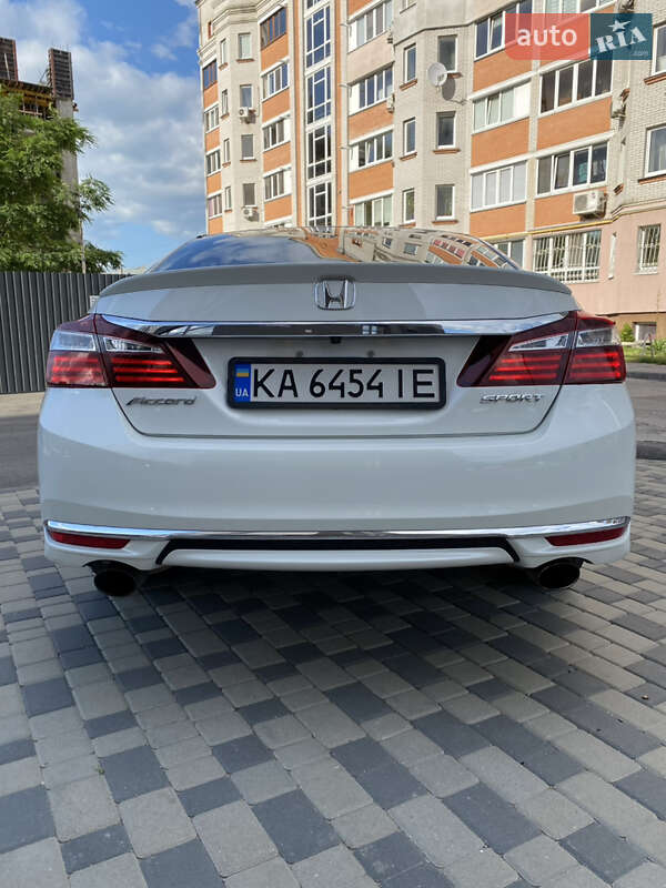Седан Honda Accord 2016 в Киеве