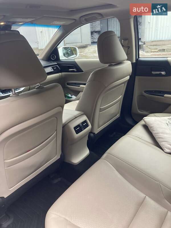 Седан Honda Accord 2014 в Чернигове