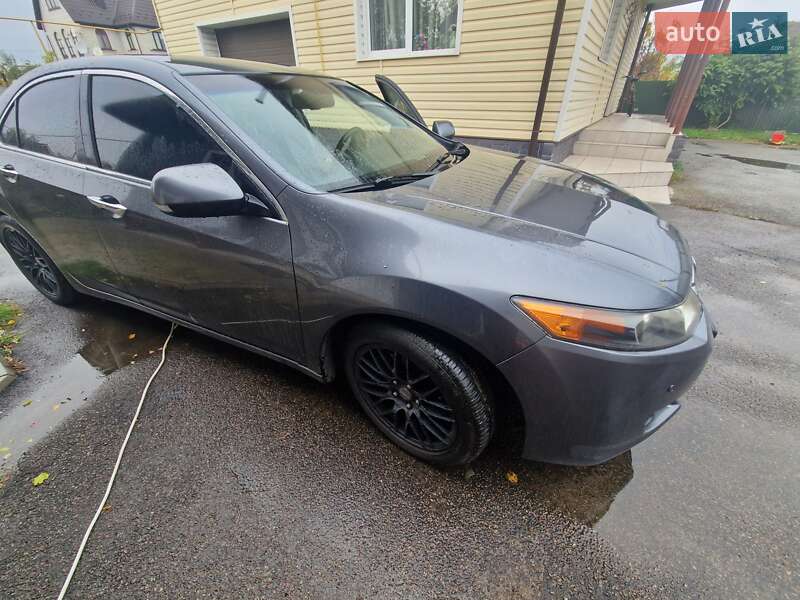 Седан Honda Accord 2010 в Глевасі