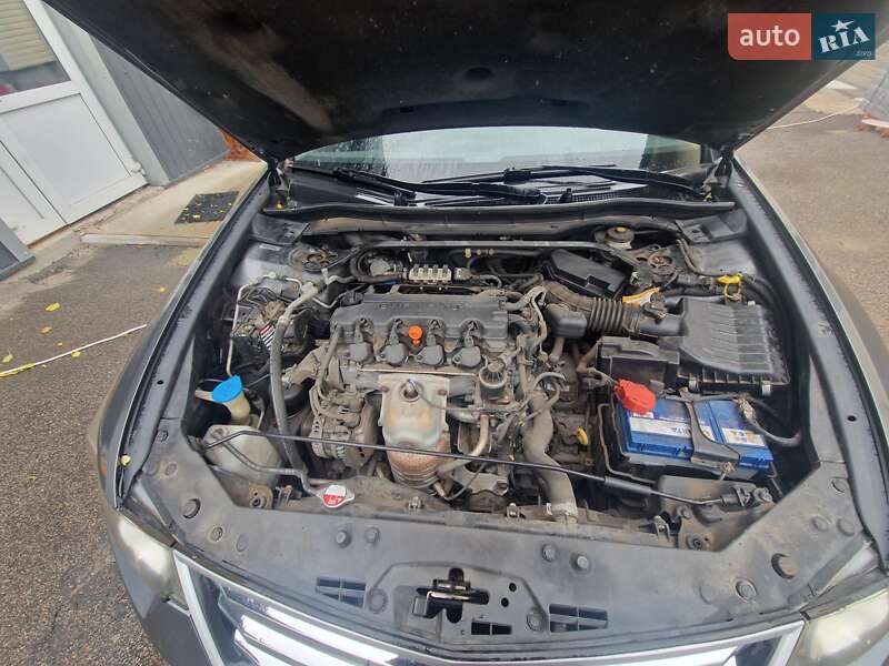 Седан Honda Accord 2010 в Глевасі