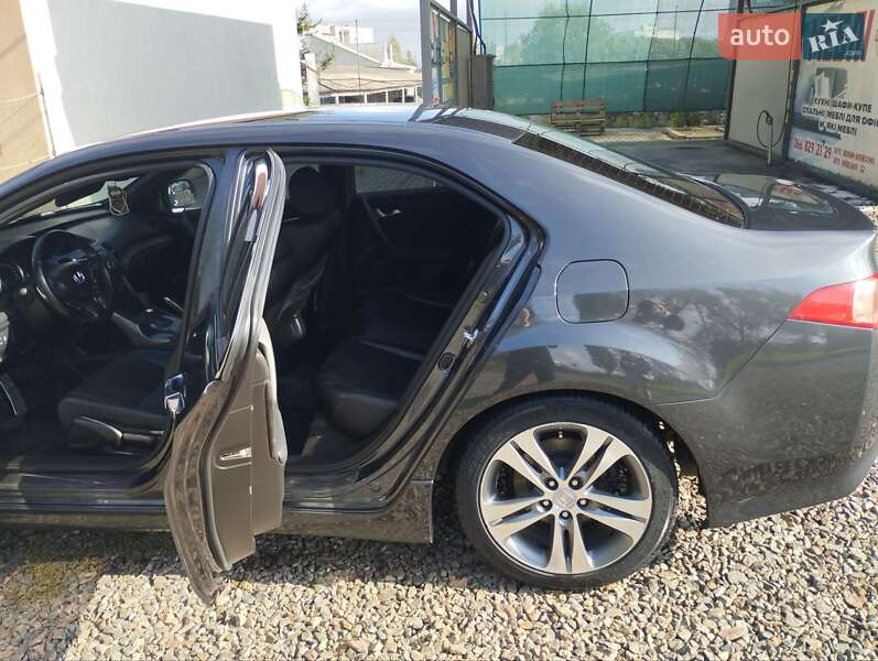 Седан Honda Accord 2012 в Первомайську