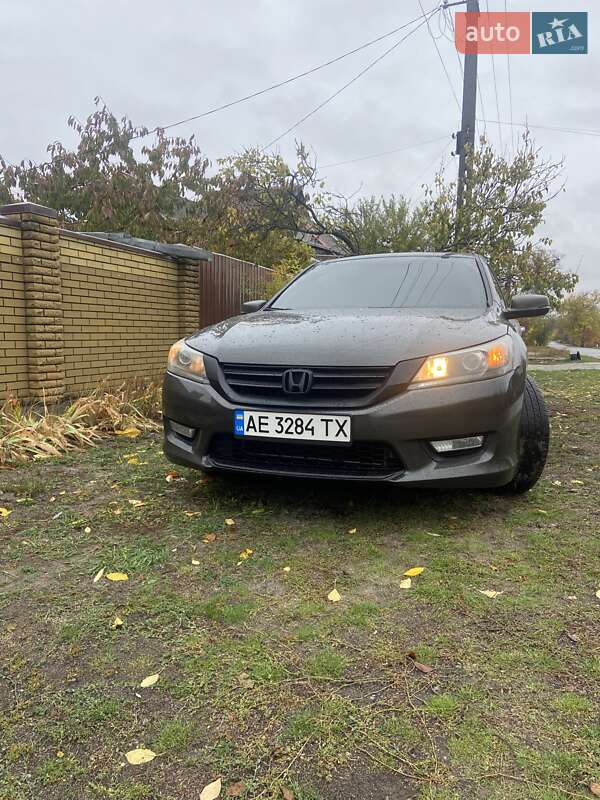 Седан Honda Accord 2014 в Новомосковске