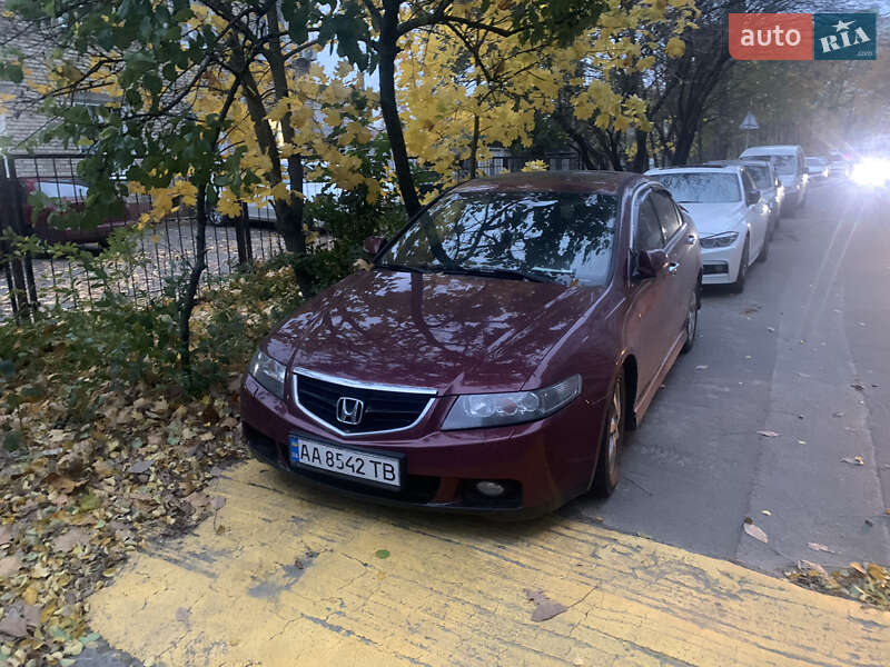Седан Honda Accord 2004 в  фото Седан Honda Accord 2004 в