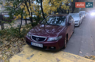 Седан Honda Accord 2004 в  Седан Honda Accord 2004 в