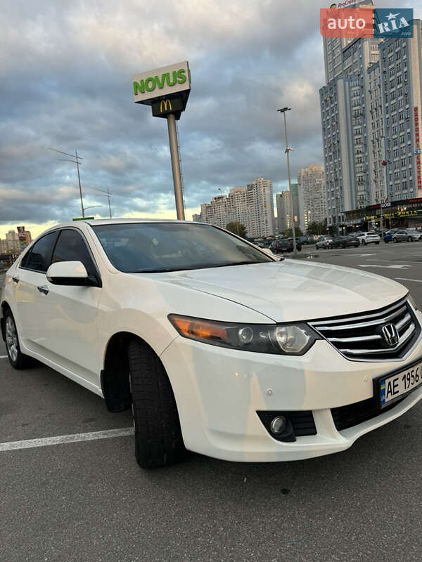 Седан Honda Accord 2010 в Киеве
