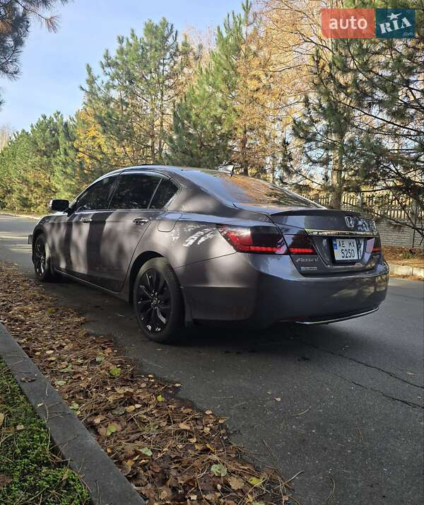 Седан Honda Accord 2015 в Дніпрі
